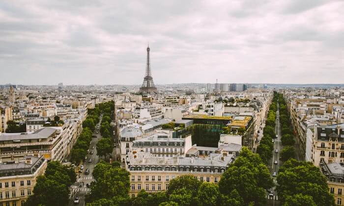 Paris est une ville très prisée pour les investisseurs grâce à ses nombreux atouts