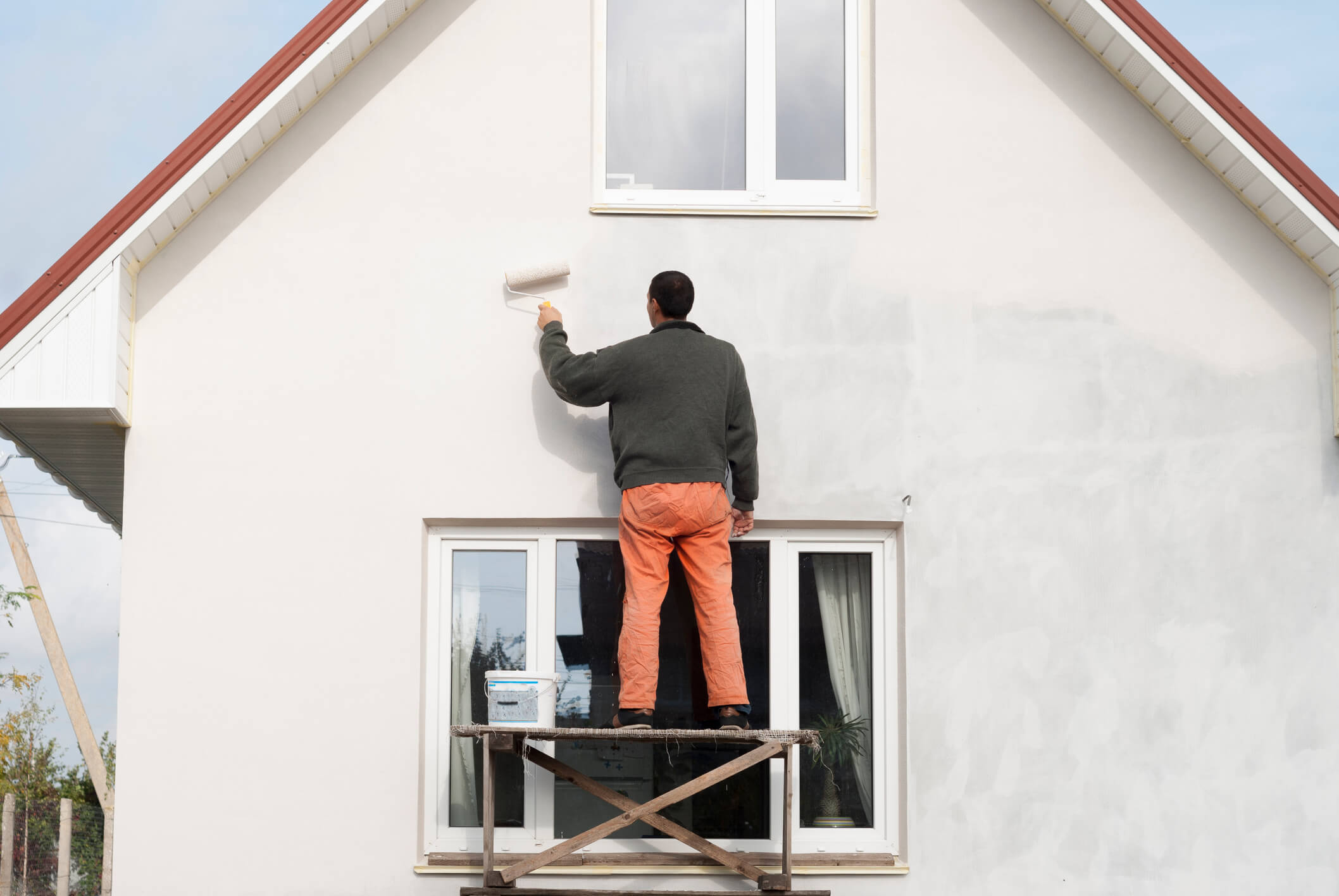 image d'un homme qui est entrain de perdre sa façade pour amortir son bien immobilier en LMNP