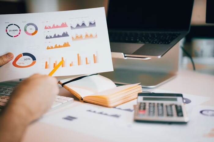 Résultat de l'analyse des indicateurs clés de performance (KPI) dans le secteur immobilier pour le premier trimestre 2024. Le rapport montre : Taux d'occupation des logements, le rendement locatif brut, le taux de vacance, la rentabilité nette, l’avolution des valeurs immobilières.